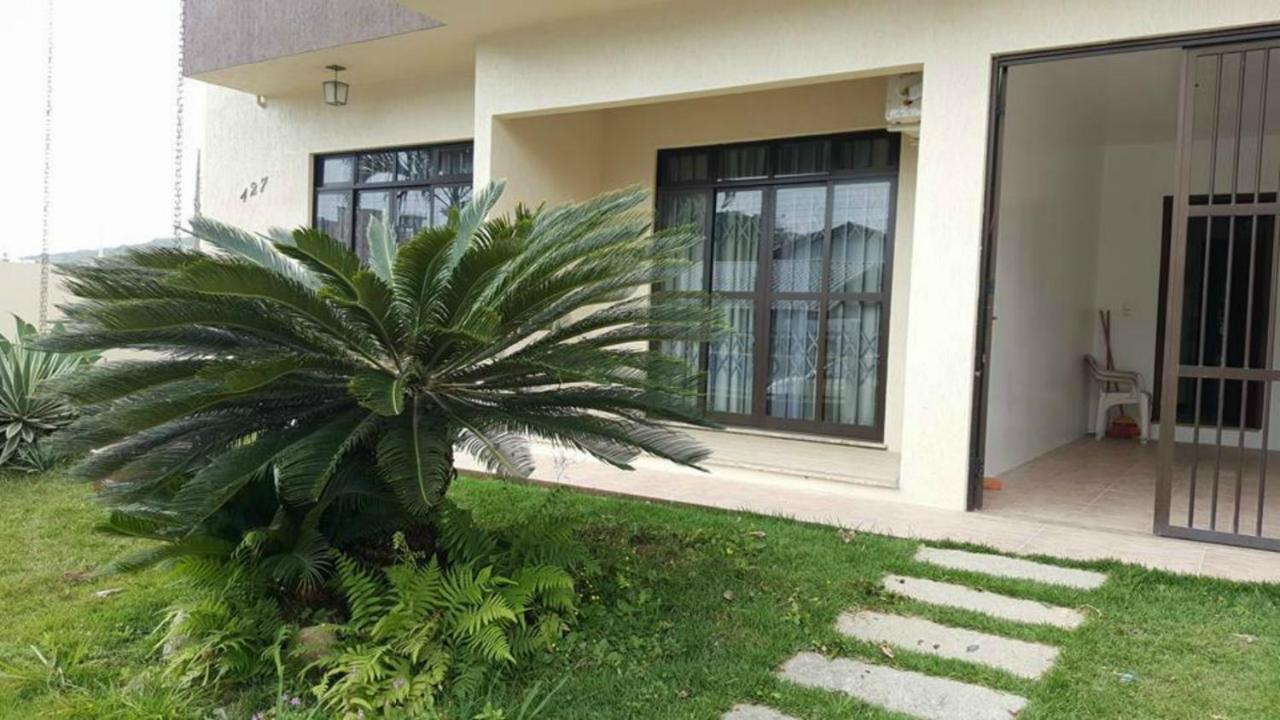 Bombinhas Brasil Residence II Guest House No Centro Esterno foto